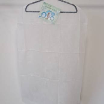 Comprar o produto de Capa para roupa de tnt em Roupas e Acessórios pela empresa Escritório Ampulheta AR - Consultorias e Serviços de Imagem Pessoal e Moda em Botucatu, SP por Solutudo