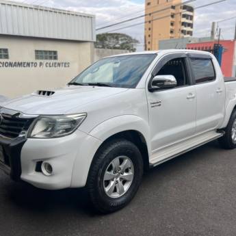 Comprar o produto de TOYOTA HILUX SRV 3.0 2013  em Outros Veículos em Botucatu, SP por Solutudo