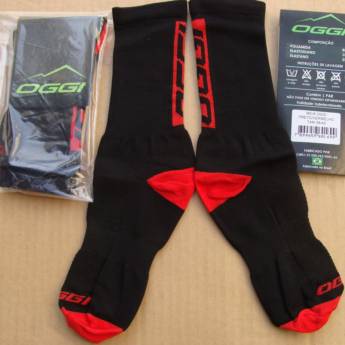 Comprar o produto de MEIA CANO MEDIO 38 A 43 PRETO E VERMELHO OGGI em Acessórios e vestuário para ciclistas em Bauru, SP por Solutudo