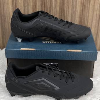 Comprar o produto de Chuteira Campo Umbro em A Classificar em Uberlândia, MG por Solutudo