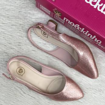 Comprar o produto de Sandália infantil Molekinha em A Classificar em Uberlândia, MG por Solutudo