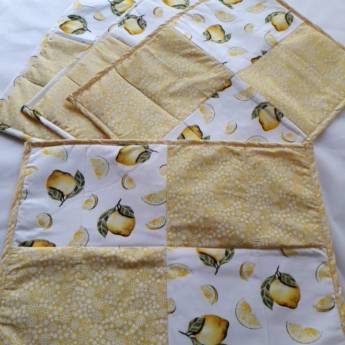 Comprar o produto de Jogo Americano 4 peças  em Mesa em Capivari, SP por Solutudo