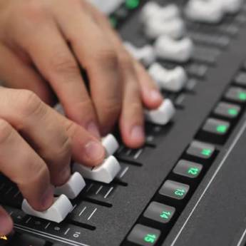 Comprar o produto de Criação de Spot-Música em Sinop MT para Comércios em Carros de Som - Alto Falantes em Sinop, MT por Solutudo