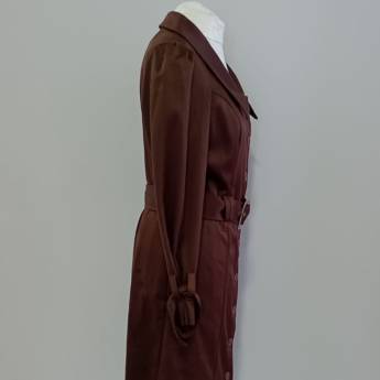 Comprar o produto de Casaco sobretudo acetinado - Ceq em Roupas Femininas em Botucatu, SP por Solutudo