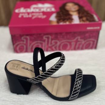 Comprar o produto de Sandália Dakota feminina adulta  em Calçados, Roupas e Bolsas em Uberlândia, MG por Solutudo