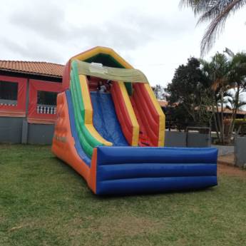 Comprar o produto de tobogã inflável em A Classificar pela empresa Cia dos Brinquedos em Botucatu, SP por Solutudo