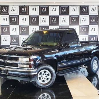 Comprar o produto de CHEVROLET SILVERADO 4.1 DLX CABINE SIMPLES- 1998 em Carros em Botucatu, SP por Solutudo