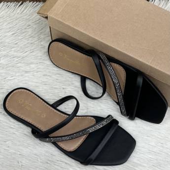 Comprar o produto de Rasteirinha adulta Varella em A Classificar em Uberlândia, MG por Solutudo