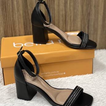 Comprar o produto de Sandália adulta Beira Rio em A Classificar pela empresa Lojas Dom Flavittos em Uberlândia, MG por Solutudo