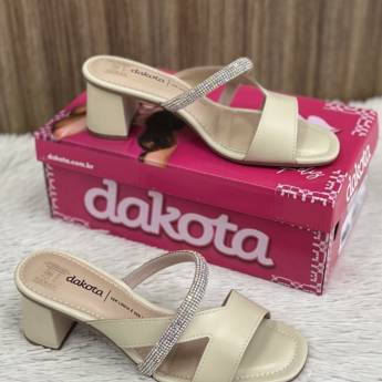 Comprar o produto de Tamanco adulto Dakota em A Classificar pela empresa Lojas Dom Flavittos em Uberlândia, MG por Solutudo