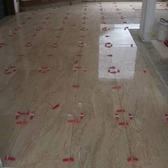 Comprar o produto de  Instalação de Pisos e Revestimentos Cerâmicos em Nossos Serviços em Americana, SP por Solutudo