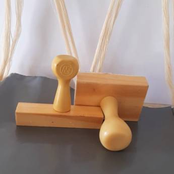 Comprar o produto de Carimbos  de Madeira  em Chaveiros pela empresa Chico Chaveiro em Várzea da Palma, MG por Solutudo