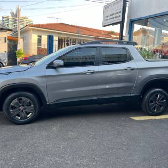 Comprar o produto de FIAT TORO FREEDOM 1.8 FLEX 2020 em Outros Veículos em Botucatu, SP por Solutudo