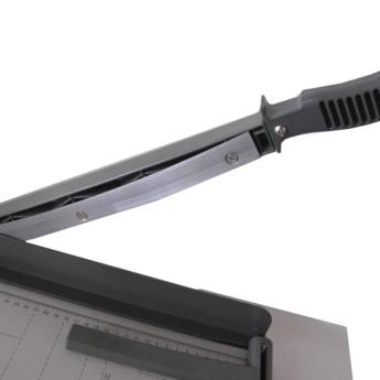 Comprar o produto de Afiação de facas / lâminas para máquinas guilhotinas e refiladoras. - WSG Brasil em Nossos Serviços em São Paulo, SP por Solutudo