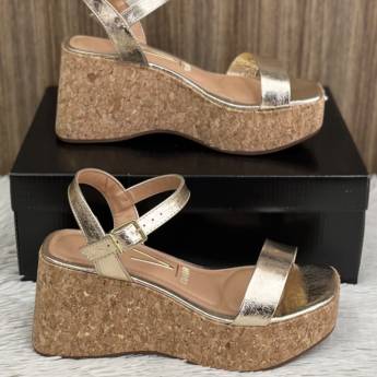 Comprar o produto de Tamanco adulto Vizzano em A Classificar em Uberlândia, MG por Solutudo