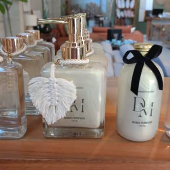 Comprar o produto de Difusores e Sabonetes Líquidos - linha personalizada Decor Max em Aromatizadores de Ambiente pela empresa Decor Max Casa em Ninho Verde II Eco Residence, SP por Solutudo