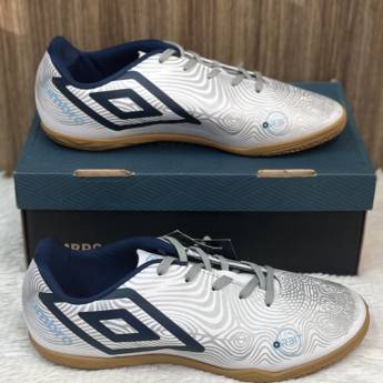 Comprar o produto de Chuteira adulta Umbro Indoor em A Classificar em Uberlândia, MG por Solutudo