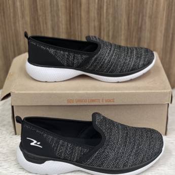 Comprar o produto de Tênis feminino Adrun em A Classificar em Uberlândia, MG por Solutudo