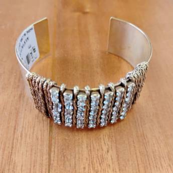 Comprar o produto de Bracelete/ pulseira dourada com brilho de stras semi-joia - Rp em Roupas e Acessórios em Botucatu, SP por Solutudo