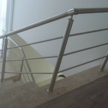 Comprar o produto de Corrimão de escada inox escovado em A Classificar em Americana, SP por Solutudo