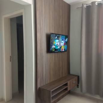 Comprar o produto de Painel em MDF Ameixa Negra em Sala de Estar em Bauru, SP por Solutudo