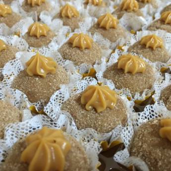 Comprar o produto de Brigadeiros de churros em Bolos e Doces em Jundiaí, SP por Solutudo