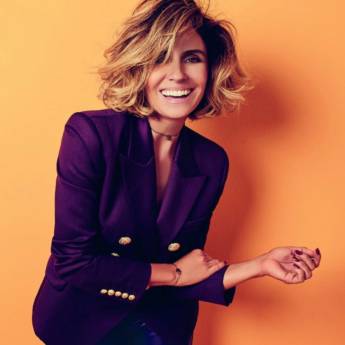 Comprar o produto de Blazer de Poliéster c/ Elastano (Semelhante a esse Disponível no Tamanho: 38) *** O nosso é liso sem os botões dourados *** em Feminino em Bauru, SP por Solutudo