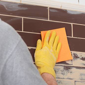 Comprar o produto de Rejuntes em Pisos e Revestimentos pela empresa Carlinhos Materiais para Construção • Depósito em Atibaia em Atibaia, SP por Solutudo