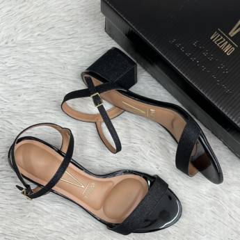 Comprar o produto de Sandália adulta Vizzano em A Classificar em Uberlândia, MG por Solutudo