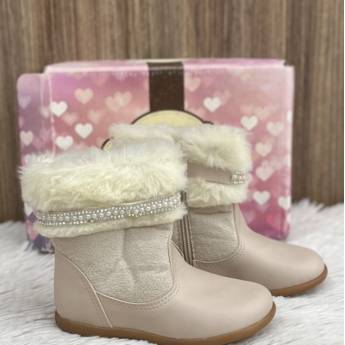 Comprar o produto de Bota Sonho de Criança  em A Classificar em Uberlândia, MG por Solutudo