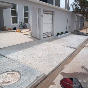 Comprar o produto de Assentamento Pedra Miracema em Boituva, SP – Segurança e beleza em Construtores - Pedreiros em Boituva, SP por Solutudo