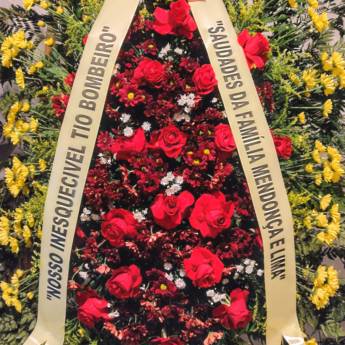 Comprar o produto de Coroa de Flores Tradicional em Floriculturas em Ourinhos, SP por Solutudo