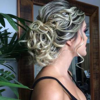 Comprar o produto de Penteado – Elegância e Sofisticação para Todas as Ocasiões em Bauru em Cabeleireiros em Bauru, SP por Solutudo