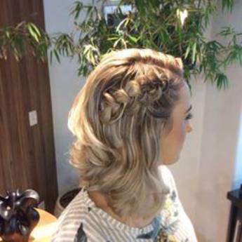 Comprar o produto de Penteado – Elegância e Sofisticação para Todas as Ocasiões em Bauru em Cabeleireiros em Bauru, SP por Solutudo