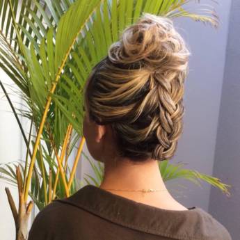 Comprar o produto de Penteado – Elegância e Sofisticação para Todas as Ocasiões em Bauru em Cabeleireiros em Bauru, SP por Solutudo