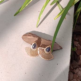 Comprar o produto de Brinco leque peq com pedra preta - MyF em Roupas e Acessórios em Botucatu, SP por Solutudo