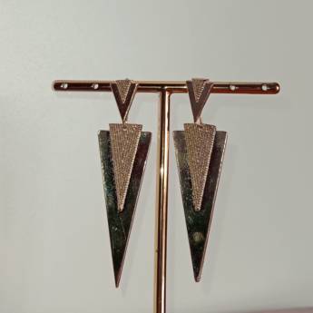 Comprar o produto de 	 Brinco setas dour. semi joia - MyF em Roupas e Acessórios em Botucatu, SP por Solutudo