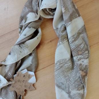 Comprar o produto de Lenço seda pura estampado de tingimento silvestre - OcF em Roupas e Acessórios em Botucatu, SP por Solutudo