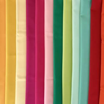 Comprar o produto de Sobre toalha Oxford (1,40 x 1,40) - Varias Cores em Bauru em Toalhas pela empresa Elegance Festas em Bauru, SP por Solutudo