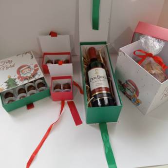 Comprar produto Caixas Cartonadas de Natal em Presentes Criativos pela empresa Baby Grudy Encadernação e Cartonagem em Botucatu, SP