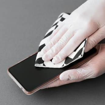 Comprar o produto de Aplicação de Película em Celular  em Assistência Técnica pela empresa Fixcell Santa Bárbara | Conserto de Celulares, Troca de Tela e Assistência Técnica Especializada em Santa Bárbara D'Oeste, SP por Solutudo