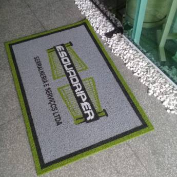 Comprar o produto de tapetes personalizados 20% de desconto em Para Todos em Balneário Camboriú, SC por Solutudo