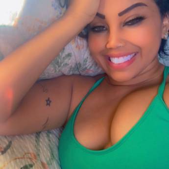 Comprar o produto de Sou a Babi, uma morena de presença leve, sorriso fácil, carinhosa e atenciosa, pronta para te receber com todo cuidado e delicadeza que você merece. em Massagistas - SPA pela empresa Clínica Samsara em Americana, SP por Solutudo