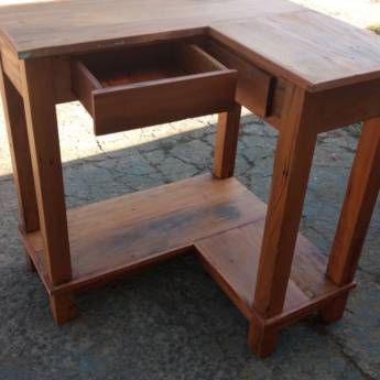 Comprar o produto de Mesas em A Classificar em Assis, SP por Solutudo