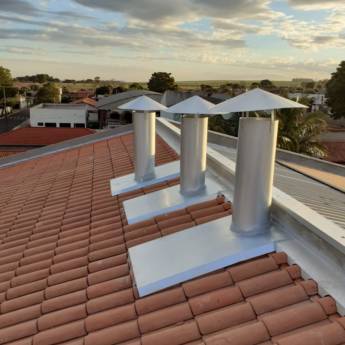 Comprar o produto de Chaminé metálica funcional e durável em Assis, SP em Calhas - Inox em Assis, SP por Solutudo Comprar o produto de Chaminé metálica funcional e durável em Assis, SP em Calhas - Inox em Assis, SP por Solutudo