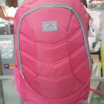 Comprar o produto de Mochila feminina cor de rosa  em A Classificar em Jundiaí, SP por Solutudo