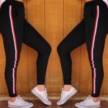 Comprar o produto de Calça de Bengaline com Listras Laterais (Semelhante a da foto, Disponível no Tamanho: 48) em Calças em Bauru, SP por Solutudo