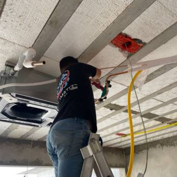 Comprar o produto de Instalação de Ar Condicionado Piso Teto e Cassete em Avaré – Eficiência e Qualidade em Refrigeração - Assistência Técnica em Avaré, SP por Solutudo
