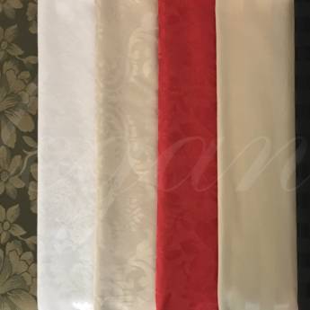 Comprar o produto de Sobre toalha Jacquard (1,40 x 1,40) - Varias Cores em Bauru em Toalhas pela empresa Elegance Festas em Bauru, SP por Solutudo