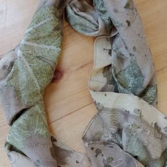 Comprar o produto de Lenço de seda pura tingimento frutas silvestres - OcF em Roupas e Acessórios em Botucatu, SP por Solutudo